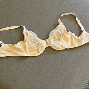 Natori Cream Lace Bra